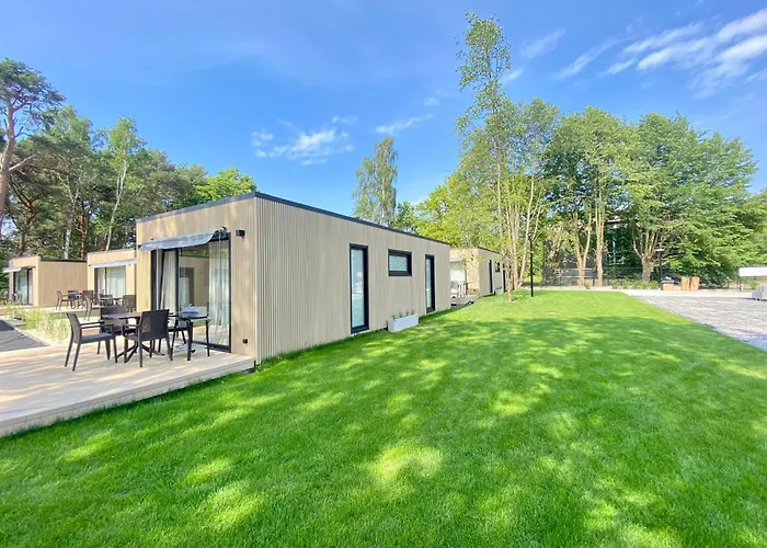 Деревянный коттедж Resort Hel Domki Letniskowe *