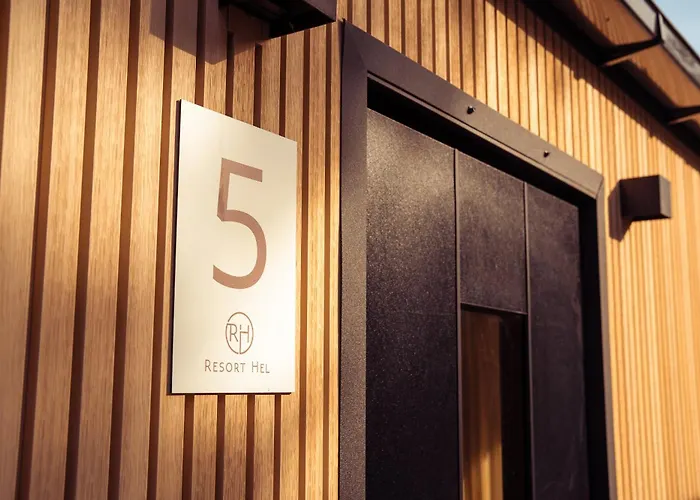 Resort Hel Domki Letniskowe Деревянный коттедж